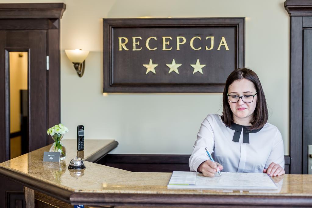 Hotel Krzyski Tarnów Buitenkant foto