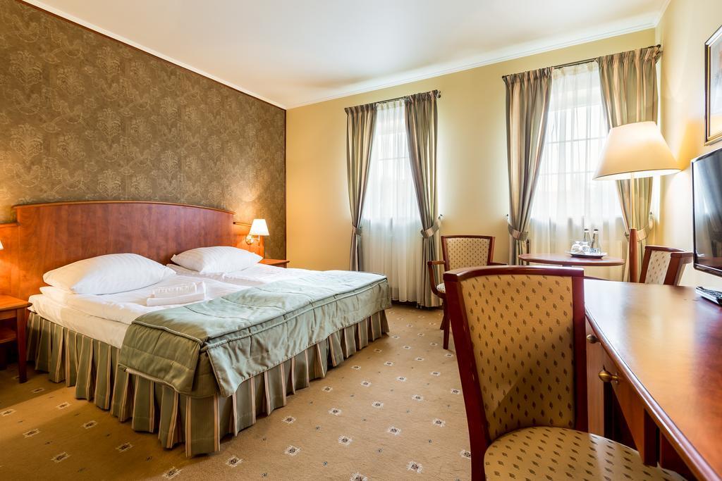 Hotel Krzyski Tarnów Kamer foto