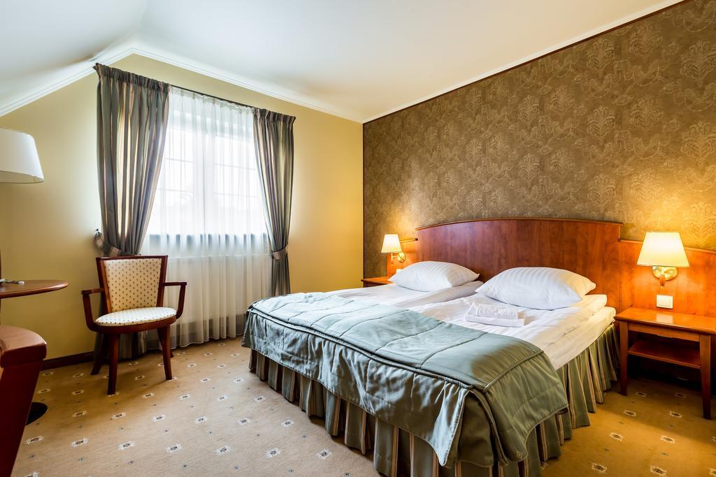 Hotel Krzyski Tarnów Kamer foto