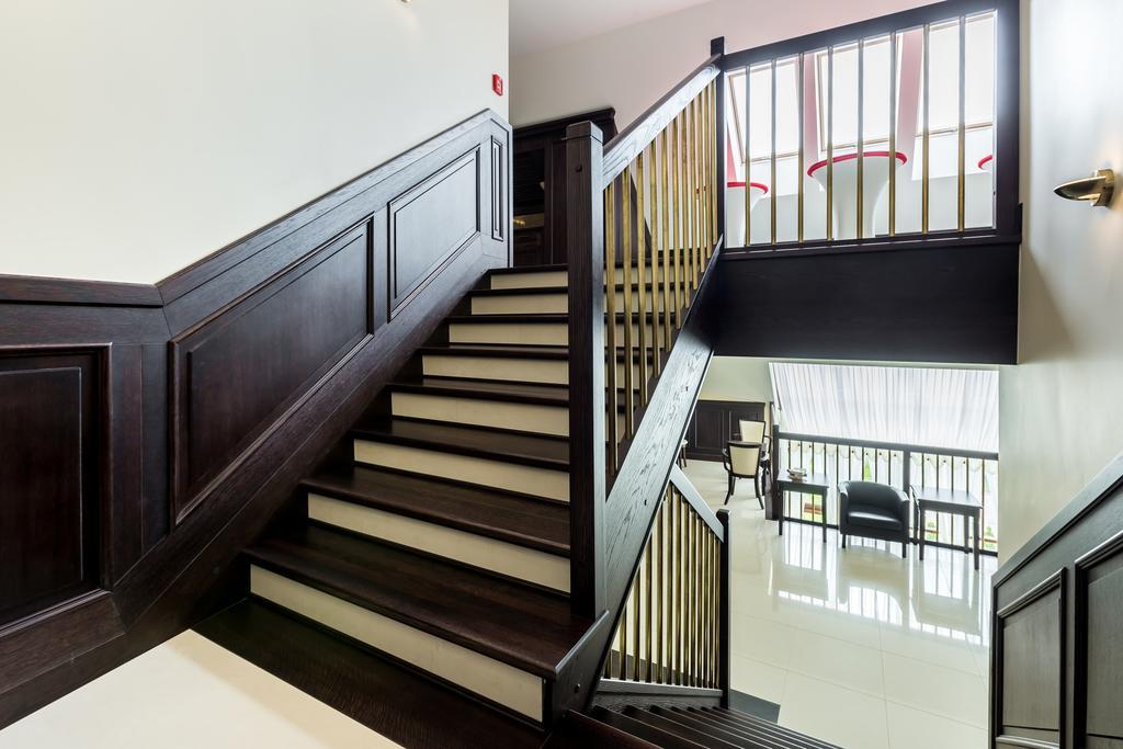 Hotel Krzyski Tarnów Buitenkant foto